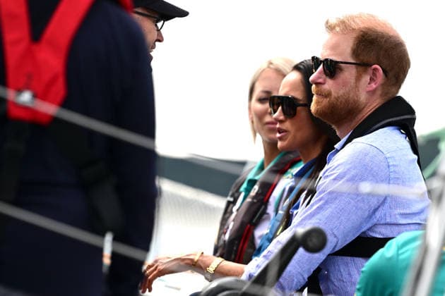 HARRY AND MEGHAN AUSTRALIA VISIT, Prince Harry and Meghan, the Duke and Duchess of Sussex on a tour of Sydney Harbour with Invictus Australia during a visit to Australia, Sydney, Friday, April 17, 2026. ( NO ARCHIVING SYDNEY NEW SOUTH WALES Australia  Copyright: xDEANxLEWINSx 20260417145220659509