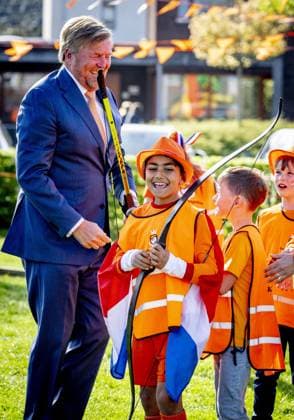 ZEEWOLDE - King Willem-Alexander gives the starting signal for the King s Games during the national opening at public primary school Panta Rhei and ICB Kaleidoscoop in Zeewolde. Traditionally, the King s Games start with the joint King s Breakfast. Subsequently, the King opens the games and visits various sports and games activities. ROBIN UTRECHT ANP netherlands out - belgium out  Copyright: xx x556004447x originalFilename: 556004447.jpg