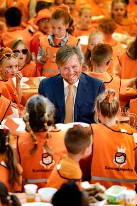 ZEEWOLDE - King Willem-Alexander during the national opening of the King s Games. The King visited public primary school Panta Rhei and ICB Kaleidoscoop, where he attended various sports and games activities after the King s Breakfast. RAMON VAN FLYMEN ANP netherlands out - belgium out  Copyright: xx x556004432x originalFilename: 556004432.jpg