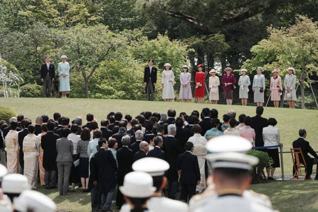 Japan imperial couple hosts spring garden party TOKYO, JAPAN - APRIL 17: (----EDITORIAL USE ONLY MANDATORY CREDIT - KAZUHIRO NOGI POOL AFP - NO MARKETING NO ADVERTISING CAMPAIGNS - DISTRIBUTED AS A SERVICE TO CLIENTS----) Japan s Emperor Naruhito (L) and Empress Masako (2nd L), along with members of the royal family, attend the spring garden party at the Akasaka Palace imperial garden in Tokyo, capital of Japan, on April 17, 2026. Kazuhiro Nogi Pool Afp Anadolu Tokyo Japan. Editorial use only. Please get in touch for any other usage.  Copyright: x2026xAnadoluxKazuhiroxNogix xPoolx xAfpx