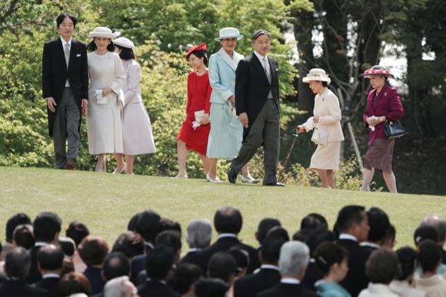 Japan imperial couple hosts spring garden party TOKYO, JAPAN - APRIL 17: (----EDITORIAL USE ONLY MANDATORY CREDIT - KAZUHIRO NOGI POOL AFP - NO MARKETING NO ADVERTISING CAMPAIGNS - DISTRIBUTED AS A SERVICE TO CLIENTS----) Japan s Emperor Naruhito (Center, R) and Empress Masako (Center, L) with other royal family members walk down a hill to greet guests during the spring garden party at the Akasaka Palace imperial garden in Tokyo, capital of Japan, on April 17, 2026. Kazuhiro Nogi Pool Afp Anadolu Tokyo Japan. Editorial use only. Please get in touch for any other usage.  Copyright: x2026xAnadoluxKazuhiroxNogix xPoolx xAfpx