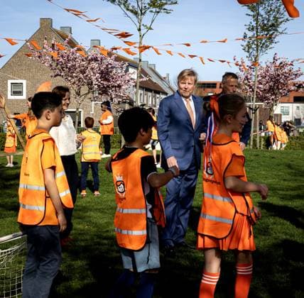 ZEEWOLDE - King Willem-Alexander during the national opening of the King s Games. The King visited public primary school Panta Rhei and ICB Kaleidoscoop, where he attended various sports and games activities after the King s Breakfast. RAMON VAN FLYMEN ANP netherlands out - belgium out  Copyright: xx x556005309x originalFilename: 556005309.jpg