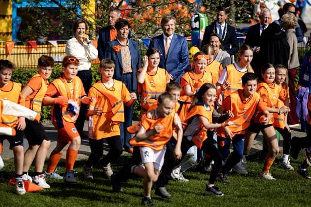 ZEEWOLDE - King Willem-Alexander during the national opening of the King s Games. The King visited public primary school Panta Rhei and ICB Kaleidoscoop, where he attended various sports and games activities after the King s Breakfast. RAMON VAN FLYMEN ANP netherlands out - belgium out  Copyright: xx x556005476x originalFilename: 556005476.jpg