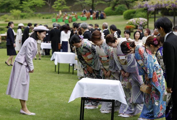 Japan imperial couple hosts spring garden party TOKYO, JAPAN - APRIL 17: (----EDITORIAL USE ONLY MANDATORY CREDIT - FRANCK ROBICHON POOL EPA - NO MARKETING NO ADVERTISING CAMPAIGNS - DISTRIBUTED AS A SERVICE TO CLIENTS----) Japan s Princess Aiko, daughter of Emperor Naruhito and Empress Masako, greets Japanese medalists of the Milan Cortina Winter Olympics during the Spring Imperial Garden Party at the Akasaka Imperial Gardens in Tokyo, Japan, 17 April 2026. Emperor Naruhito and Empress Masako host the annual Spring Imperial Garden Party at the Akasaka Imperial Gardens inviting around 1,700 guests. Franck Robichon Pool EPA Anadolu Tokyo Japan. Editorial use only. Please get in touch for any other usage.  Copyright: x2026xAnadoluxFranckxRobichonx xPoolx xEPAx