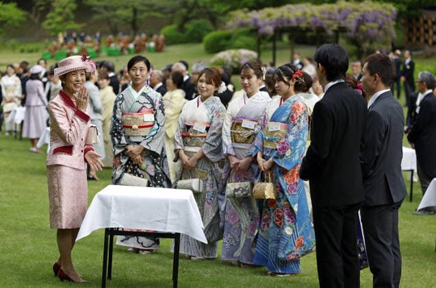 Japan imperial couple hosts spring garden party TOKYO, JAPAN - APRIL 17: (----EDITORIAL USE ONLY MANDATORY CREDIT - FRANCK ROBICHON POOL EPA - NO MARKETING NO ADVERTISING CAMPAIGNS - DISTRIBUTED AS A SERVICE TO CLIENTS----) Japan s Princess Takamado (L) speaks with Japanese medalists of the Milan Cortina Winter Olympics during the Spring Imperial Garden Party at the Akasaka Imperial Gardens in Tokyo, Japan, 17 April 2026. Emperor Naruhito and Empress Masako host the annual Spring Imperial Garden Party at the Akasaka Imperial Gardens inviting around 1,700 guests. Franck Robichon Pool EPA Anadolu Tokyo Japan. Editorial use only. Please get in touch for any other usage.  Copyright: x2026xAnadoluxFranckxRobichonx xPoolx xEPAx