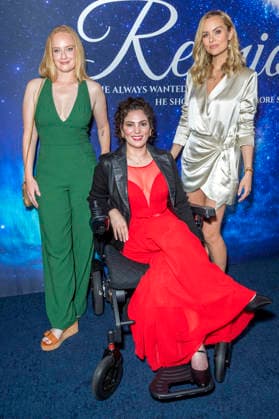 Sarah Waisman, Crystal Rivers and Helena Mattsson at the premiere of the film Reunion at Madame Tussauds Hollywood Wax Museum Los Angeles, 16 04 2026 Foto:xR.xWagnerx xFuturexImagex reunion_6452