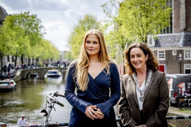 AMSTERDAM - Princess Amalia and Mayor Femke Halsema pose for the press in the center of Amsterdam. The princess paid a two-day visit to the capital at Halsema s invitation to get to know the city better. ROBIN UTRECHT ANP netherlands out - belgium out  Copyright: xx x556019990x originalFilename: 556019990.jpg