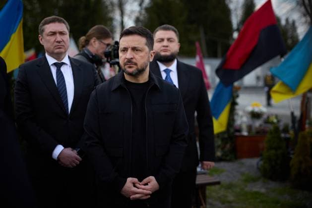 Ukrainian President Volodymyr Zelenskyy meets with King Carl XVI Gustaf of Sweden to discuss current developments in Lviv Ukrainian President Volodymyr Zelenskyy meets with King Carl XVI Gustaf of Sweden to discuss current developments in Lviv, Sweden, April 17, 2026. Photo by PRESIDENT OF UKRAINE apaimages Ukraine Ukraine Ukraine 170426_Sweden_UPO_00(14).jpeg Copyright: xapaimagesxPRESIDENTxOFxUKRAINEx xapaimagesx