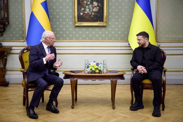 Ukrainian President Volodymyr Zelenskyy meets with King Carl XVI Gustaf of Sweden to discuss current developments in Lviv Ukrainian President Volodymyr Zelenskyy meets with King Carl XVI Gustaf of Sweden to discuss current developments in Lviv, Sweden, April 17, 2026. Photo by PRESIDENT OF UKRAINE apaimages Ukraine Ukraine Ukraine 170426_Sweden_UPO_00(2).jpeg Copyright: xapaimagesxPRESIDENTxOFxUKRAINEx xapaimagesx