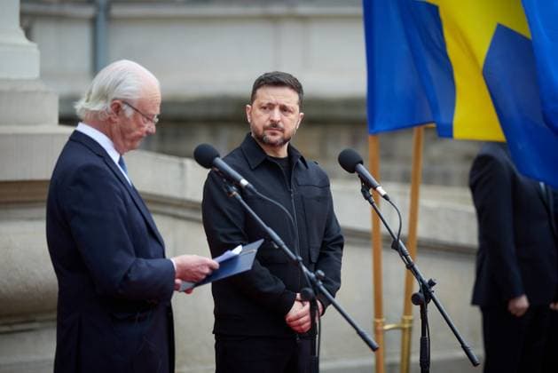 Ukrainian President Volodymyr Zelenskyy meets with King Carl XVI Gustaf of Sweden to discuss current developments in Lviv Ukrainian President Volodymyr Zelenskyy meets with King Carl XVI Gustaf of Sweden to discuss current developments in Lviv, Sweden, April 17, 2026. Photo by PRESIDENT OF UKRAINE apaimages Ukraine Ukraine Ukraine 170426_Sweden_UPO_00(6).jpeg Copyright: xapaimagesxPRESIDENTxOFxUKRAINEx xapaimagesx