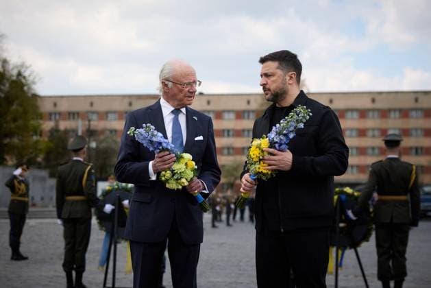 Ukrainian President Volodymyr Zelenskyy meets with King Carl XVI Gustaf of Sweden to discuss current developments in Lviv Ukrainian President Volodymyr Zelenskyy meets with King Carl XVI Gustaf of Sweden to discuss current developments in Lviv, Sweden, April 17, 2026. Photo by PRESIDENT OF UKRAINE apaimages Ukraine Ukraine Ukraine 170426_Sweden_UPO_00(10).jpeg Copyright: xapaimagesxPRESIDENTxOFxUKRAINEx xapaimagesx