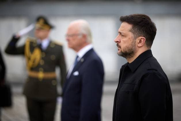 Ukrainian President Volodymyr Zelenskyy meets with King Carl XVI Gustaf of Sweden to discuss current developments in Lviv Ukrainian President Volodymyr Zelenskyy meets with King Carl XVI Gustaf of Sweden to discuss current developments in Lviv, Sweden, April 17, 2026. Photo by PRESIDENT OF UKRAINE apaimages Ukraine Ukraine Ukraine 170426_Sweden_UPO_00(7).jpeg Copyright: xapaimagesxPRESIDENTxOFxUKRAINEx xapaimagesx