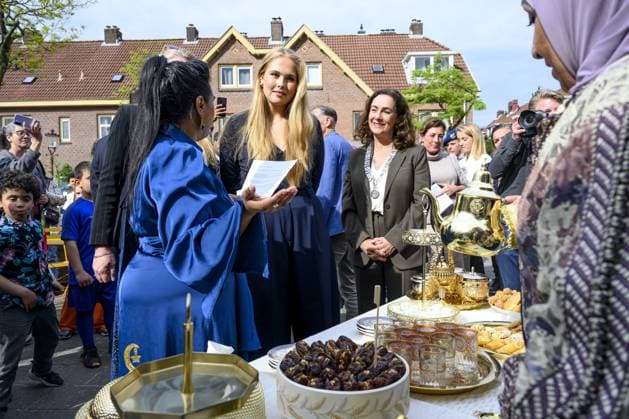 Amsterdam, The Netherlands, 2026-04-17 16:50:35 AMSTERDAM, 17-04-2026, Amsterdam-Noord Princess of Orange - Princess Amalia is visiting Amsterdam at the invitation of Mayor Halsema. The visit follows an earlier meeting with Amsterdammers at the Mayor s official residence. During the two-day visit, the Princess will become better acquainted with various sectors and be briefed on current topics such as science, sports, culture, housing, and social cohesion. PHOTO: NLBeeld Patrick van Emst In the photo: In Amsterdam-Noord, Princess Amalia visits a community center where, during a tour, she attends a cooking class for children and engages in conversation with new residents and people who have lived in Noord for a longer time. Credit: NL Beeld Copyright: xx x