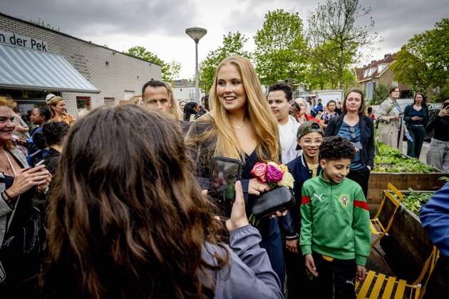 AMSTERDAM - Princess Amalia and Mayor Femke Halsema visit a community center in Amsterdam. The princess paid a two-day visit to the capital at Halsema s invitation to get to know the city better. ROBIN UTRECHT ANP netherlands out - belgium out  Copyright: xx x556031815x originalFilename: 556031815.jpg