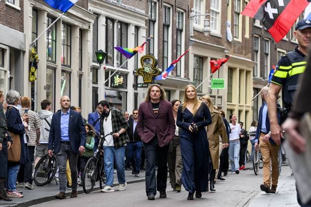 Amsterdam, The Netherlands, 2026-04-17 14:19:04 AMSTERDAM, 17-04-2026, Zeedijk Princess of Orange - Princess Amalia is visiting Amsterdam at the invitation of Mayor Halsema. The visit follows an earlier meeting with Amsterdammers at the Mayor s official residence. During the two-day visit, the Princess will become better acquainted with various sectors and be briefed on current topics such as science, sports, culture, housing, and social cohesion. PHOTO: NLBeeld Patrick van Emst In the photo: A walk along the Zeedijk during which explanations are given regarding housing, entrepreneurship, and social connection. A cafà , a radio studio, and an Asian supermarket, among others, are also visited. Credit: NL Beeld Patrick van Emst Copyright: xx x