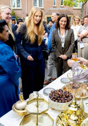 17-04-2026 Amsterdam Princess Amalia visited BONNE, het Leger des Heils en Patta Amsterdam, locations participating in the Warmoes Biennial and Studio Zeedijk, cafe ™t Mandje and toko Dun Yong on the Zeedijk on her 2nd day of the 2 day visit to Amsterdam. Â  Copyright: xPPEx