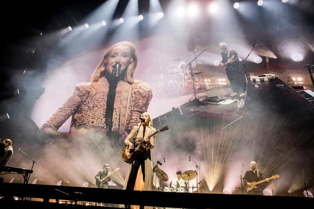 Tina Dickow live in Copenhagen, Denmark Copenhagen, Denmark. 17th, April 2026. The Danish singer and songwriter er Tina Dickow performs a live concert at Royal Arena in Copenhagen. Denmark, Copenhagen  Copyright: xGonzalesxPhoto LassexLagonix