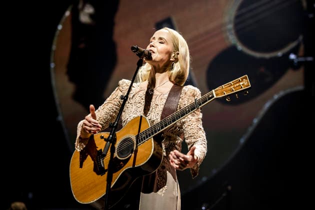 Tina Dickow live in Copenhagen, Denmark Copenhagen, Denmark. 17th, April 2026. The Danish singer and songwriter er Tina Dickow performs a live concert at Royal Arena in Copenhagen. Denmark, Copenhagen  Copyright: xGonzalesxPhoto LassexLagonix