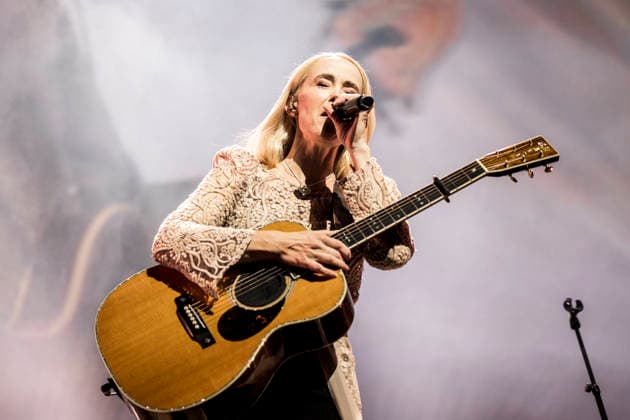 Tina Dickow live in Copenhagen, Denmark Copenhagen, Denmark. 17th, April 2026. The Danish singer and songwriter er Tina Dickow performs a live concert at Royal Arena in Copenhagen. Denmark, Copenhagen  Copyright: xGonzalesxPhoto LassexLagonix