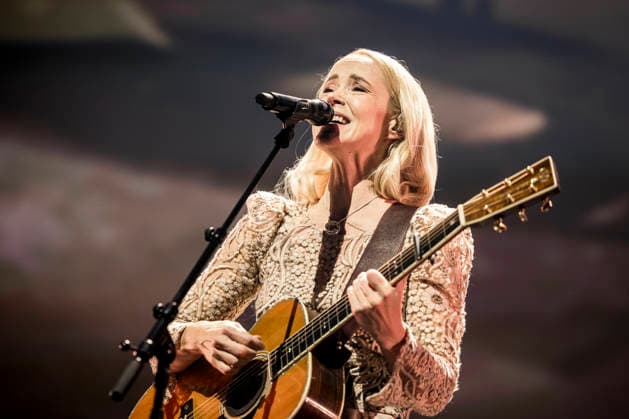 Tina Dickow live in Copenhagen, Denmark Copenhagen, Denmark. 17th, April 2026. The Danish singer and songwriter er Tina Dickow performs a live concert at Royal Arena in Copenhagen. Denmark, Copenhagen  Copyright: xGonzalesxPhoto LassexLagonix