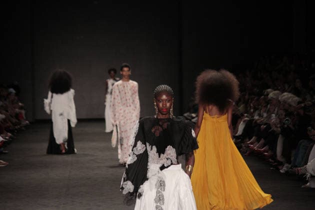RIO DE JANEIRO, RJ - 17.04.2026: RIO FASHION WEEK 2026 - Fashion show by the brand Apartamento 03 on the third day of Rio Fashion Week 2026, at Pier Maua, Rio de Janeiro. x2927278x  CarlosxEliasxJunior
