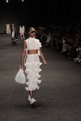 RIO DE JANEIRO, RJ - 17.04.2026: RIO FASHION WEEK 2026 - Fashion show by the brand Apartamento 03 on the third day of Rio Fashion Week 2026, at Pier Maua, Rio de Janeiro. x2927295x  CarlosxEliasxJunior