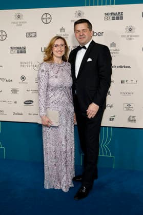 Sven Schulze mit Ehefrau Kati Schulze beim 73. Bundespresseball 2026 im Hotel Adlon Kempinski. Berlin, 17.04.2026 *** Sven Schulze with his wife Kati Schulze at the 73 Federal Press Ball 2026 at the Hotel Adlon Kempinski Berlin, 17 04 2026 Foto:xJ.xMWx xFuturexImagex bundespresseball_6420