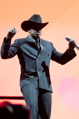 Ne-Yo Performs in Madrid, Spain - 17 Apr 2026 Singer Shaffer Chimere Smith, better known as Ne-Yo, performs live during a concert at the Movistar Arena in Madrid. Madrid Spain Copyright: xAtilanoxGarciax xSOPAxImagesx photos13602