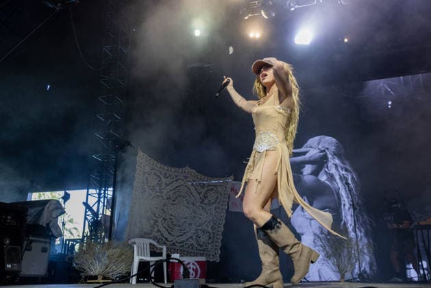 April 17, 2026, Indio, California, U.S: Singer SLAYYYTER (CATHERINE GRACE GARNER) during Coachella Valley Music and Arts Festival at Empire Polo Club in Indio, California Indio U.S  - ZUMAs135 20260417_zap_s135_001 Copyright: xDanielxDeSloverx