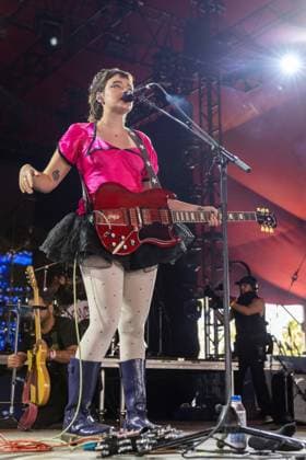 April 17, 2026, Indio, California, U.S: JULIE DAWSON of NewDad during Coachella Valley Music and Arts Festival at Empire Polo Club in Indio, California Indio U.S  - ZUMAs135 20260417_zap_s135_019 Copyright: xDanielxDeSloverx