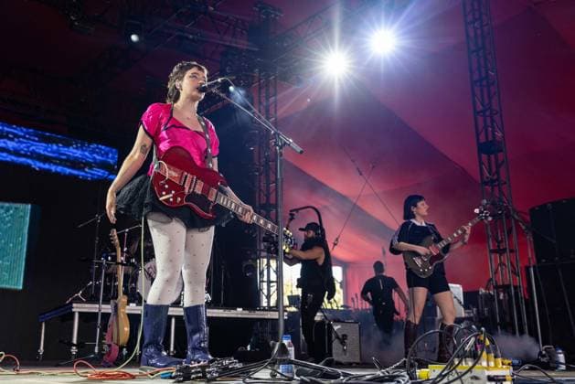 April 17, 2026, Indio, California, U.S: JULIE DAWSON and FIACHRA PARSLOW of NewDad during Coachella Valley Music and Arts Festival at Empire Polo Club in Indio, California Indio U.S  - ZUMAs135 20260417_zap_s135_020 Copyright: xDanielxDeSloverx