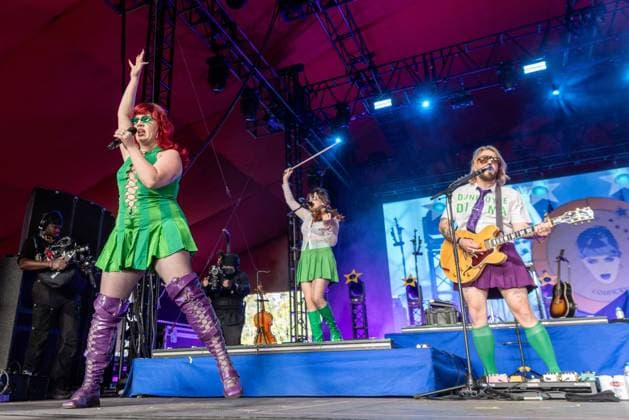 April 17, 2026, Indio, California, U.S: Singer CMAT (CIARA MARY-ALICE THOMPSON) during Coachella Valley Music and Arts Festival at Empire Polo Club in Indio, California Indio U.S  - ZUMAs135 20260417_zap_s135_028 Copyright: xDanielxDeSloverx