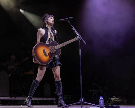 April 17, 2026, Indio, California, U.S: Musician HOLLY HUMBERSTONE during Coachella Valley Music and Arts Festival at Empire Polo Club in Indio, California Indio U.S  - ZUMAs135 20260417_zap_s135_039 Copyright: xDanielxDeSloverx