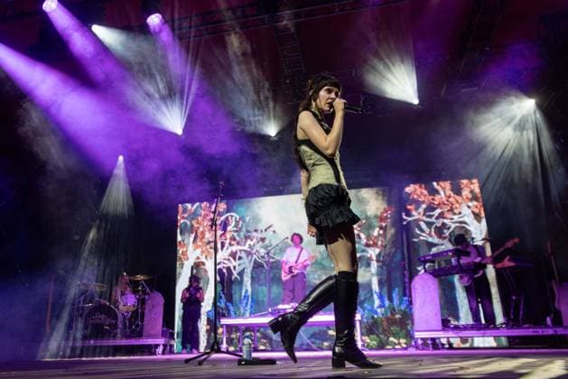April 17, 2026, Indio, California, U.S: Musician HOLLY HUMBERSTONE during Coachella Valley Music and Arts Festival at Empire Polo Club in Indio, California Indio U.S  - ZUMAs135 20260417_zap_s135_042 Copyright: xDanielxDeSloverx