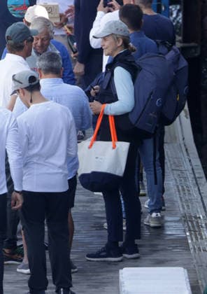 The King emeritus and his daughter, Infanta Elena, set sail in Sanxenxo King Juan Carlos and Infanta Elena embark in the port of Sanxenxo to participate in the regattas, on April 18, 2026, in Sanxenxo Pontevedra, Galicia, Spain 18 APRIL 2026 José Ramó Sanxenxo Sanxenxo Sanxenxo Spain  Copyright: xJosÃ xRamonxHernandox 7450680