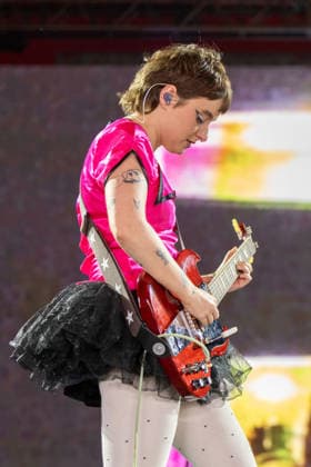 April 17, 2026, Indio, California, U.S: JULIE DAWSON of NewDad during Coachella Valley Music and Arts Festival at Empire Polo Club in Indio, California Indio U.S  - ZUMAs135 20260417_zap_s135_060 Copyright: xDanielxDeSloverx
