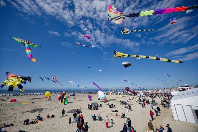 Rencontres internationales de Cerfs Volants de Berck PHOTOPQR VOIX DU NORD JOHAN BEN AZZOUZ 18 04 2026 Berck sur mer, le 18 avril 2026 Rencontres internationales de Cerfs Volants de Berck RICV , avec le demarrage de la 39e v dition ce samedi Un evenement qui accueille un peu moins Äôun million spectateurs en 9 jours PHOTO JOHAN BEN AZZOUZ LA VOIX DU NORD International kite meeting of Berck sur Mer on April 18, 2026 Nord France  Copyright: xPHOTOPQR VOIXxDUxNORD MAXPPPxJOHANxBENxAZZOUZx 20260418VDN2815 20260418VDN2815