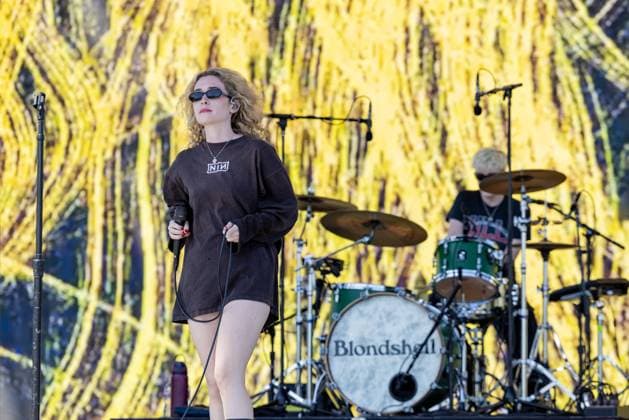 April 18, 2026, Indio, California, U.S: Musician BLONDSHELL (SABRINA MAE TEITELBAUM) during Coachella Valley Music and Arts Festival at Empire Polo Club in Indio, California Indio U.S  - ZUMAs135 20260418_zap_s135_064 Copyright: xDanielxDeSloverx