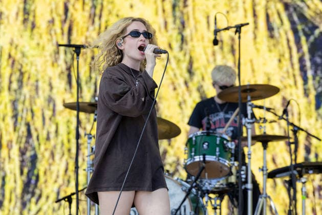 April 18, 2026, Indio, California, U.S: Musician BLONDSHELL (SABRINA MAE TEITELBAUM) during Coachella Valley Music and Arts Festival at Empire Polo Club in Indio, California Indio U.S  - ZUMAs135 20260418_zap_s135_066 Copyright: xDanielxDeSloverx