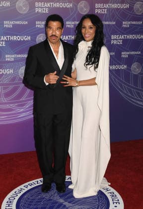 SANTA MONICA, CA - APRIL 18: Lionel Richie and Lisa Parigi at the 2026 Breakthrough Prize on April 18, 2026 at Barker Hangar in Santa Monica, California. Copyright: xJeffreyxMayer MediaPunchx