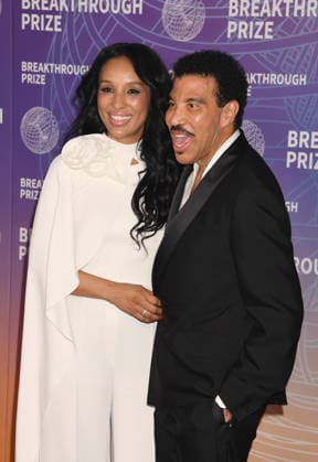 SANTA MONICA, CA - APRIL 18: Lionel Richie and Lisa Parigi at the 2026 Breakthrough Prize on April 18, 2026 at Barker Hangar in Santa Monica, California. Copyright: xJeffreyxMayer MediaPunchx