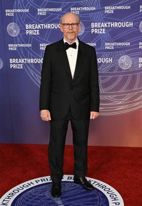 2026 Breakthrough Prize Ceremony Ron Howard arriving to the 12th Breakthrough Prize Ceremony held at Barker Hangar on April 18, 2026 in Santa Monica, CA. Santa Monica Barker Hangar California USA Copyright: xStarbuck xAFF-USA.COMx