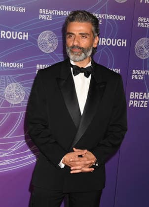 SANTA MONICA, CA - APRIL 18: Oscar Isaac at the 2026 Breakthrough Prize on April 18, 2026 at Barker Hangar in Santa Monica, California. Copyright: xJeffreyxMayer MediaPunchx