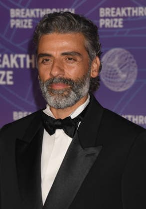 SANTA MONICA, CA - APRIL 18: Oscar Isaac at the 2026 Breakthrough Prize on April 18, 2026 at Barker Hangar in Santa Monica, California. Copyright: xJeffreyxMayer MediaPunchx