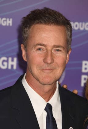 SANTA MONICA, CA - APRIL 18: Edward Norton at the 2026 Breakthrough Prize on April 18, 2026 at Barker Hangar in Santa Monica, California. Copyright: xJeffreyxMayer MediaPunchx