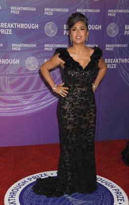 SANTA MONICA, CA - APRIL 18: Salma Hayek at the 2026 Breakthrough Prize on April 18, 2026 at Barker Hangar in Santa Monica, California. Copyright: xJeffreyxMayer MediaPunchx
