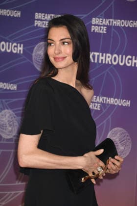 SANTA MONICA, CA - APRIL 18: Anne Hathaway at the 2026 Breakthrough Prize on April 18, 2026 at Barker Hangar in Santa Monica, California. Copyright: xJeffreyxMayer MediaPunchx