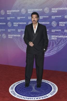 Lionel Richie at arrivals for 12th Breakthrough Prize Ceremony, Barker Hangar, Santa Monica, CA, April 18, 2026. Photo By: Elizabeth Goodenough Everett Collection 12th Breakthrough Prize Ceremony PUBLICATIONXNOTxINxCANxCHNxFRAxITAxJPNxNORxPOLxRUSxESPxUKxUSA