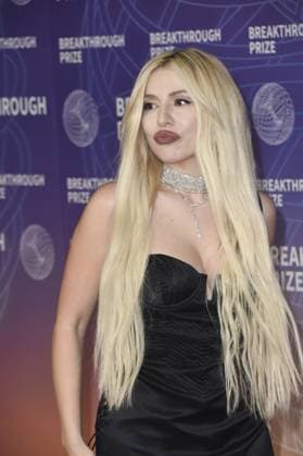Ava Max at arrivals for 12th Breakthrough Prize Ceremony, Barker Hangar, Santa Monica, CA, April 18, 2026. Photo By: Elizabeth Goodenough Everett Collection 12th Breakthrough Prize Ceremony PUBLICATIONXNOTxINxCANxCHNxFRAxITAxJPNxNORxPOLxRUSxESPxUKxUSA
