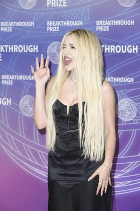 Ava Max at arrivals for 12th Breakthrough Prize Ceremony, Barker Hangar, Santa Monica, CA, April 18, 2026. Photo By: Elizabeth Goodenough Everett Collection 12th Breakthrough Prize Ceremony PUBLICATIONXNOTxINxCANxCHNxFRAxITAxJPNxNORxPOLxRUSxESPxUKxUSA